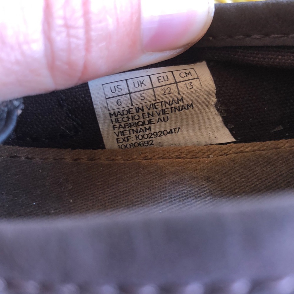 TOMS - Picture 5 of 7